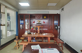 18新利LUCK钢材有限公司宽敞办公室