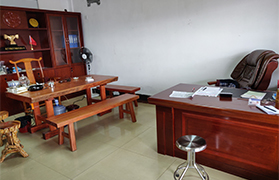 18新利LUCK钢材有限公司干净办公室